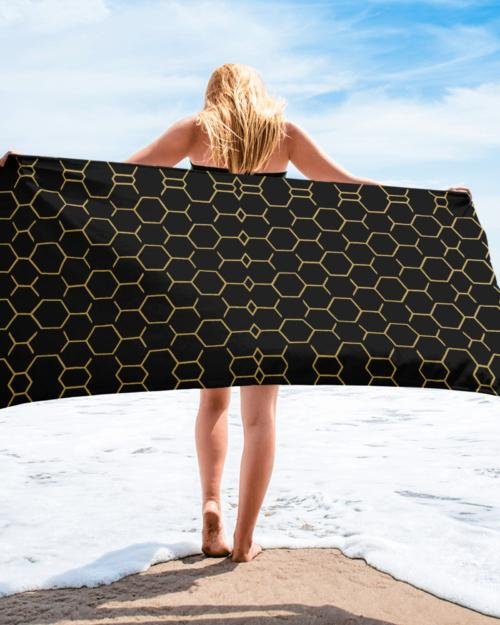 TALISHÉN: Steel Spine Hex Pattern – Towel – Black & Gold