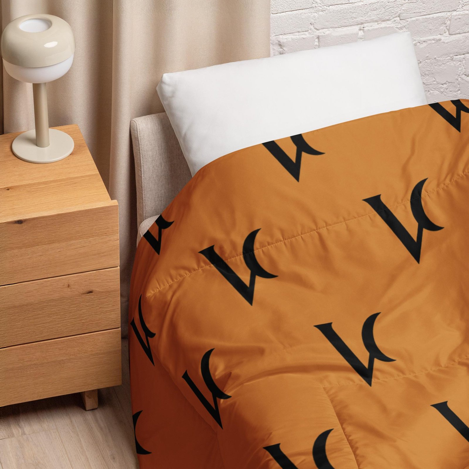 Varéluna: The VARÉ Crest™ – Comforter – Bronze & Black - Image 2