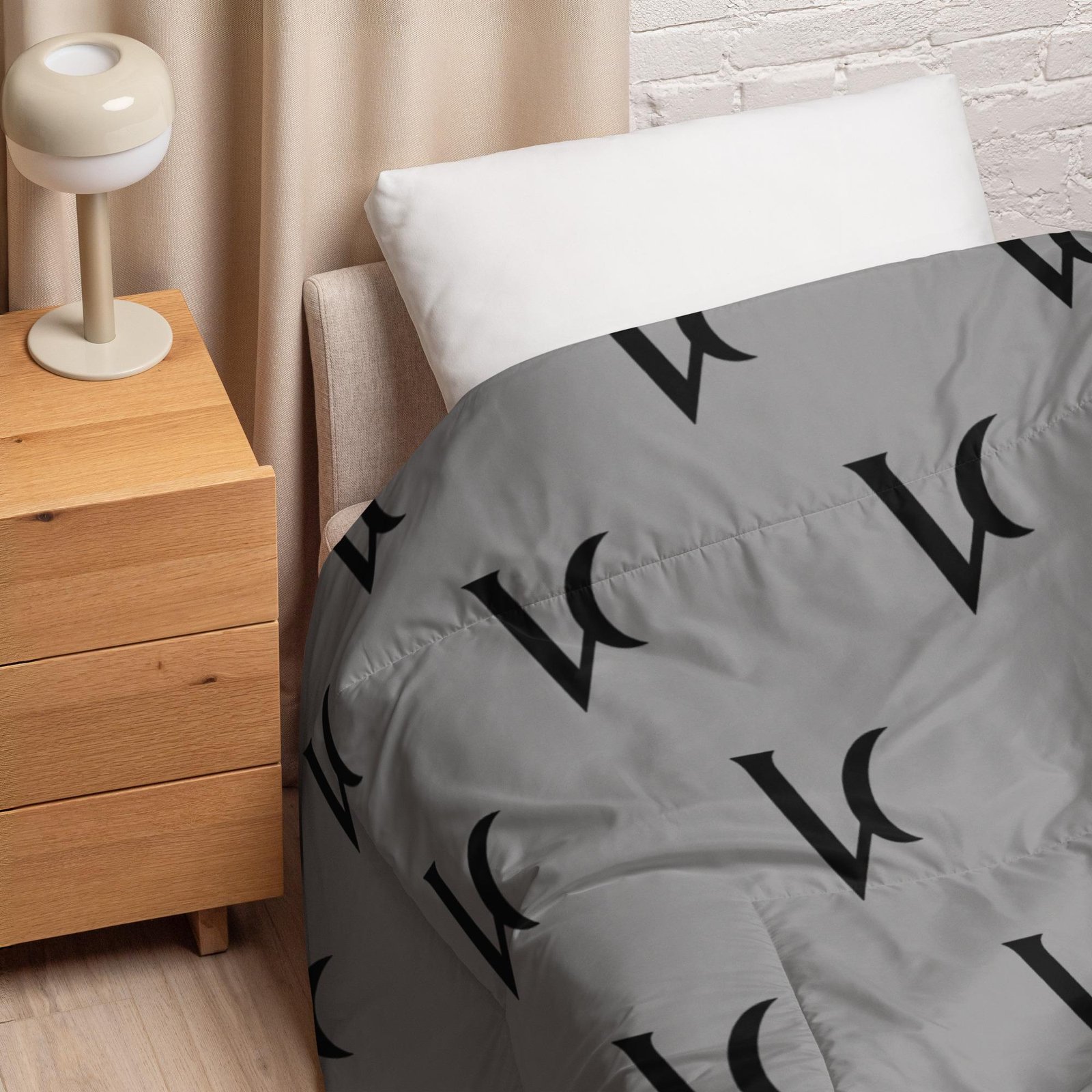 Varéluna: The VARÉ Crest™ – Comforter – Gray & Black - Image 2