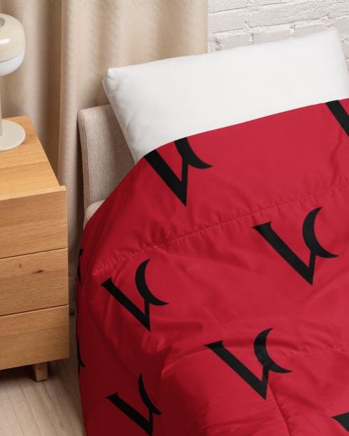 Varéluna: The VARÉ Crest™ – Comforter – Red & Black