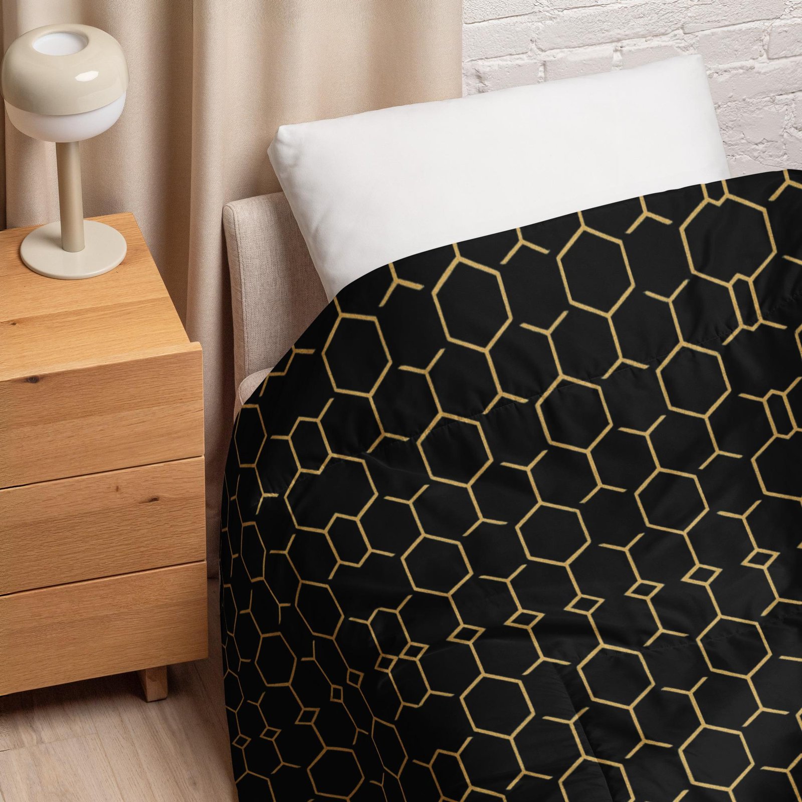 TALISHÉN: Steel Spine Hex Pattern – Comforter – Black & Gold