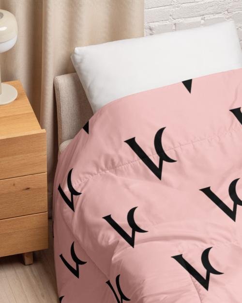 Varéluna: The VARÉ Crest™ – Comforter – Light Pink & Black