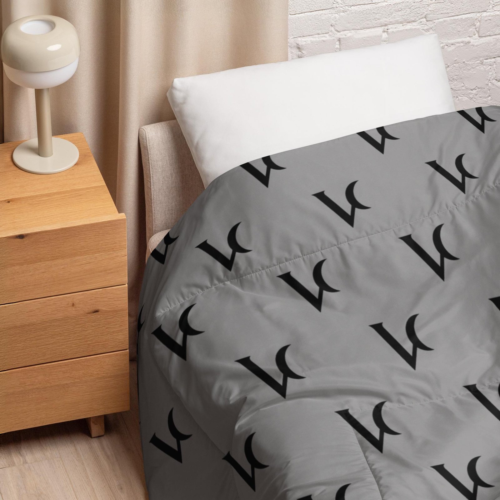 Varéluna: The VARÉ Crest™ – Comforter – Gray & Black - Image 4